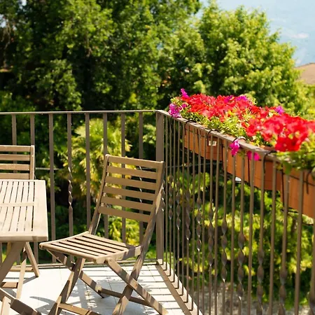Apartment Griante *